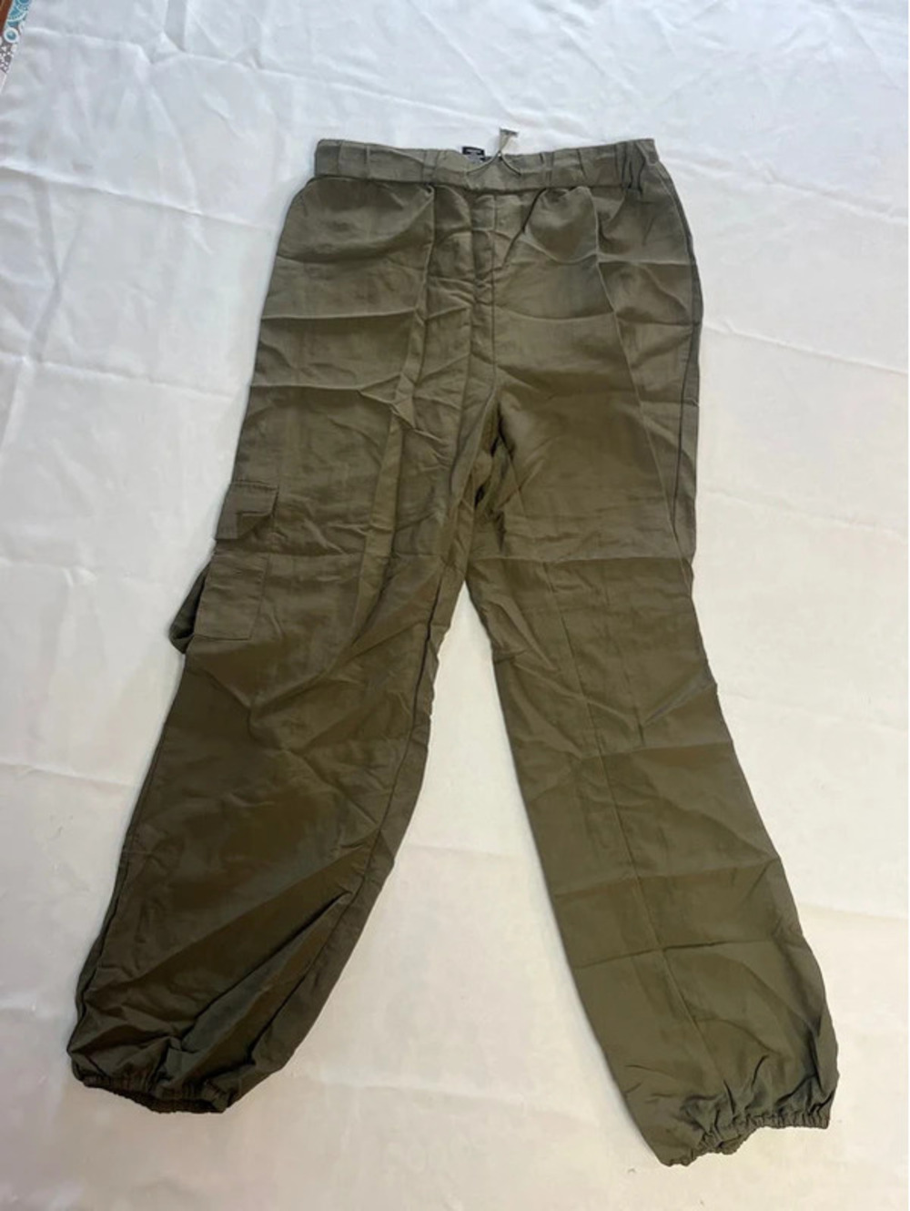 Women’s juniors medium, dark, green lightweight pants